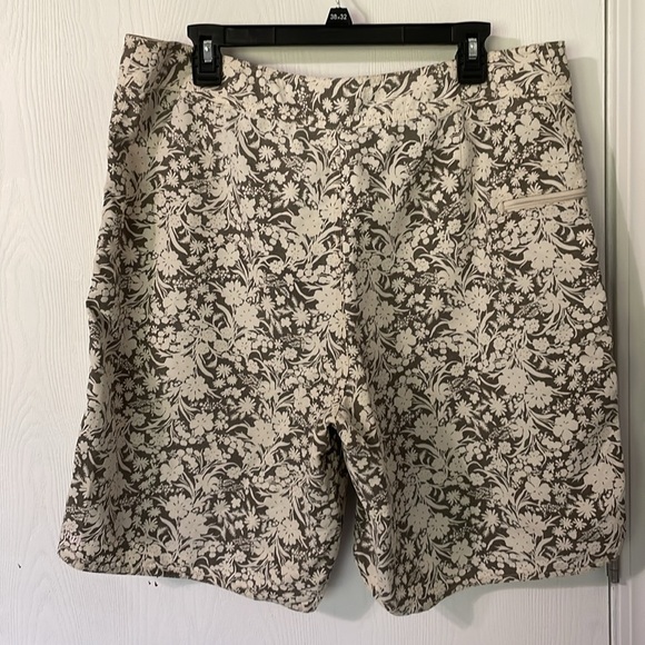 Patagonia Men’s Like New Swim Shorts Floral Brown White Adjustable Size 36 Waist - Picture 5 of 6
